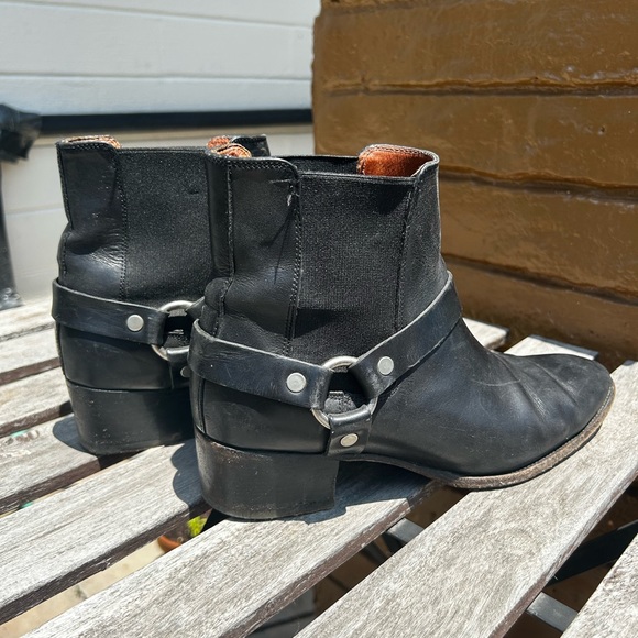 Frye Dara Boot in Black Leather - Picture 2 of 6